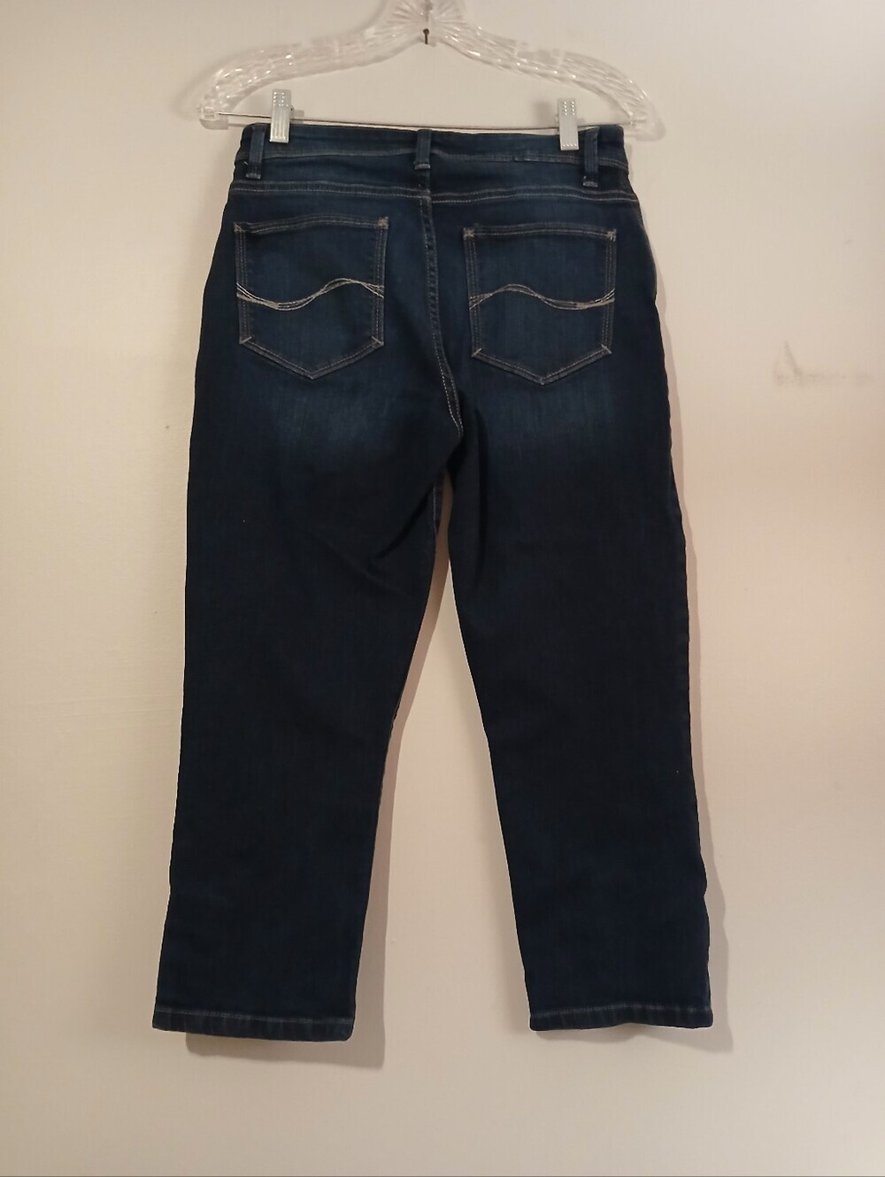Lee Modern Series Midrise Fit Capris. Size 6 - Picture 6 of 13